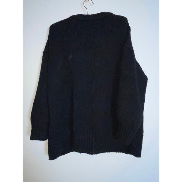 Free People V-Neck Sweater - Size M - Thick & Cozy‎ - Picture 2 of 8